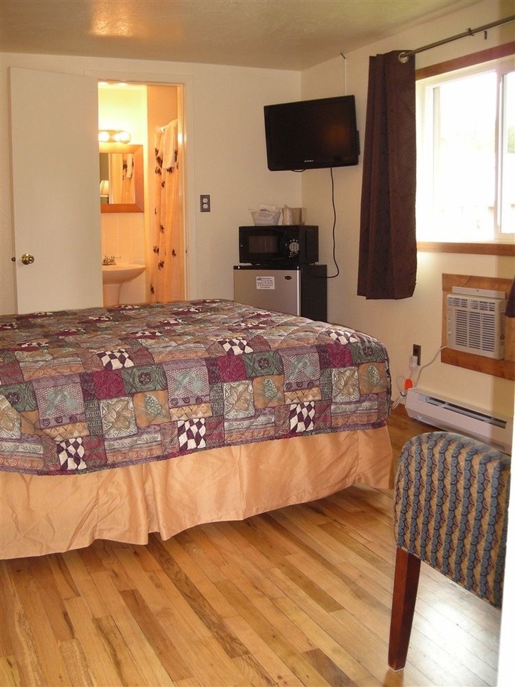 Falls Motel Thompson Falls Екстериор снимка